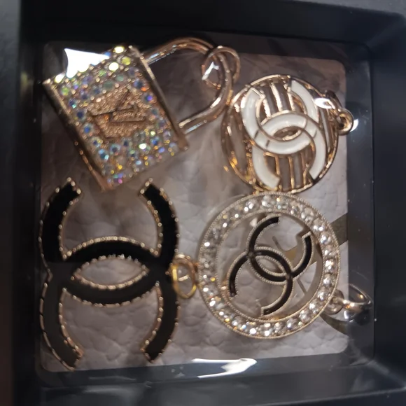 Elegant Gold and Black Charm Set - Picture 2 of 3